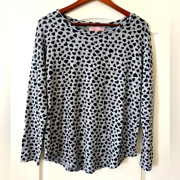 Philosophy Gray with Black Heart Design Long Sleeve Top Women’s Size Medium - Picture 1 of 13